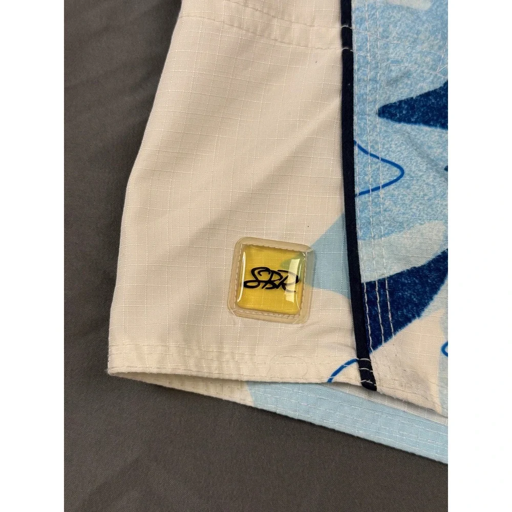 Siberian Sib.Scape Mens 36 Blue White Floral Ripstop Board Shorts (Sz 46 Brazil)